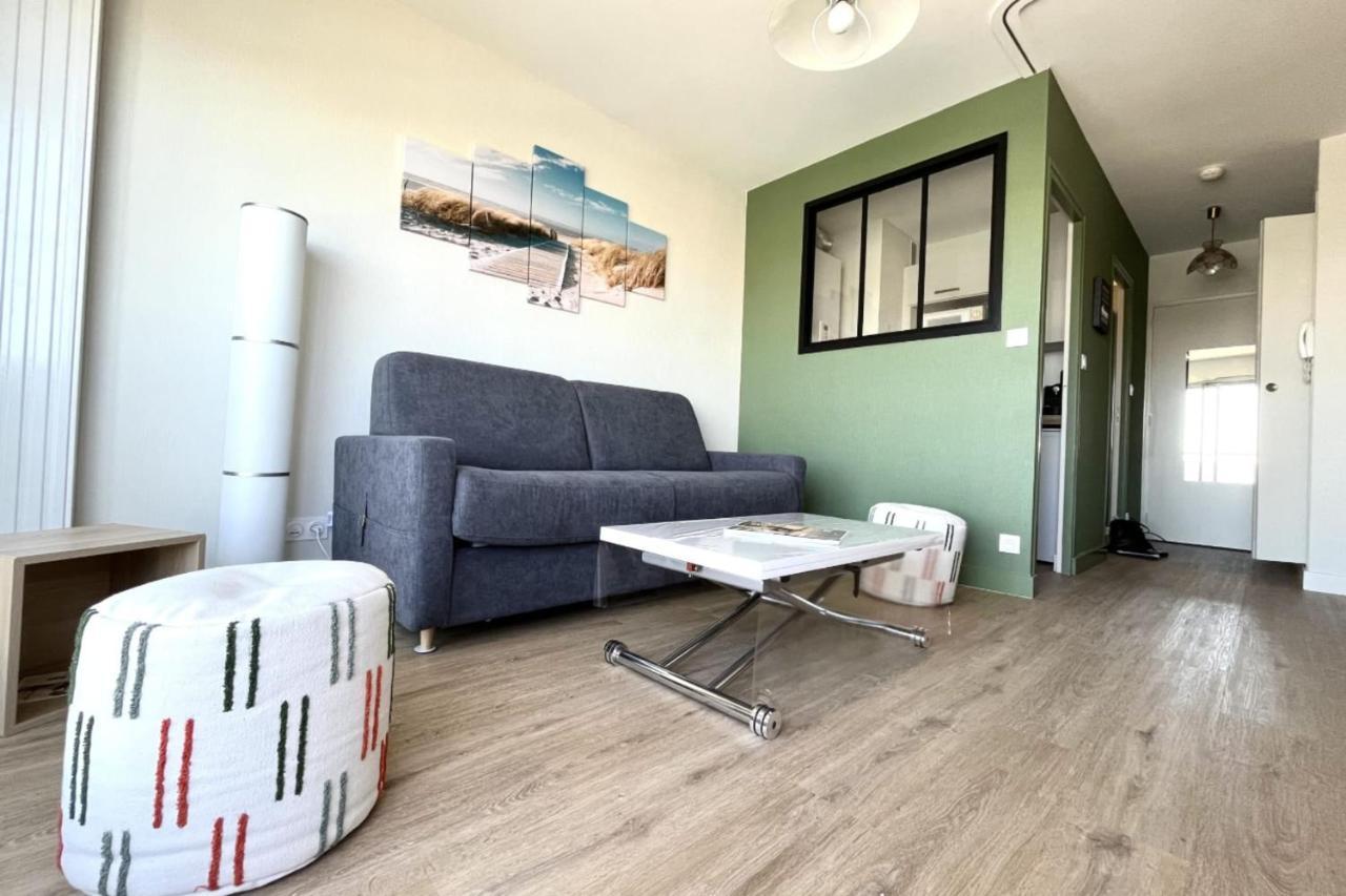 Pretty And Bright Studio With View On The Harbor Les Sables-d'Olonne Exterior photo