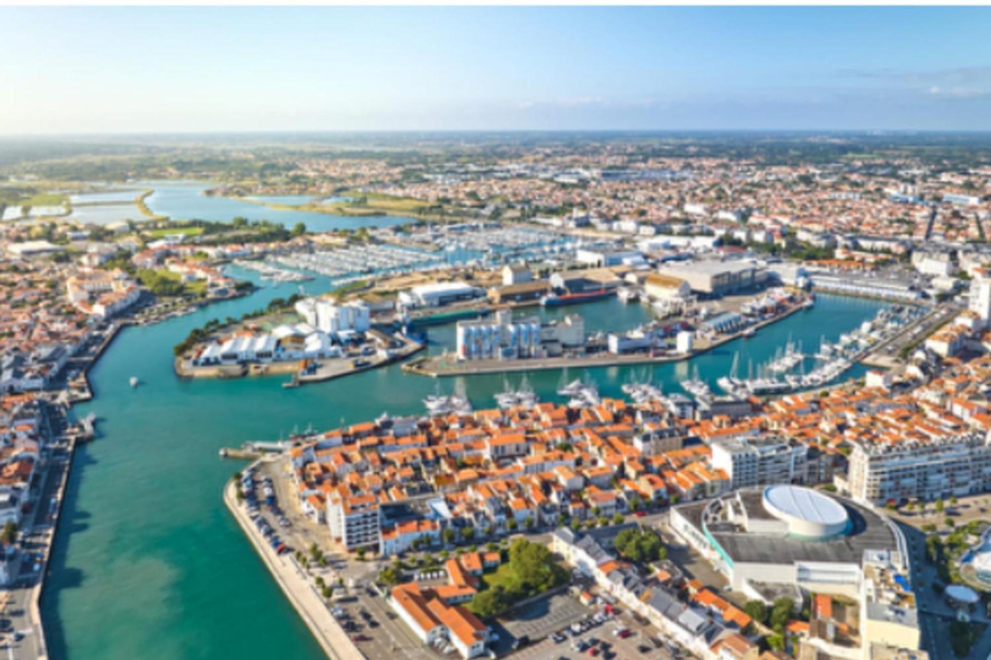 Pretty And Bright Studio With View On The Harbor Les Sables-d'Olonne Exterior photo